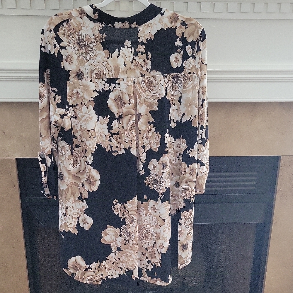 Honeyme Black Tunic Top with Beige Floral Print - Picture 4 of 4